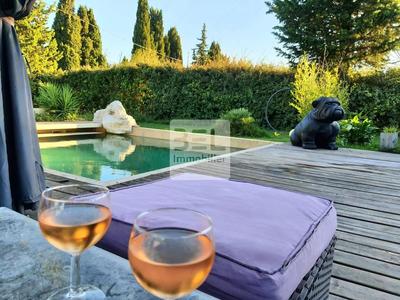 Maison - 220 m² - 8 pièces