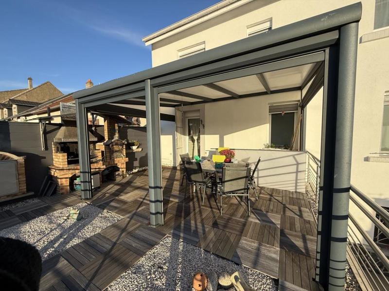 Maison - 163 m² - 8 pièces