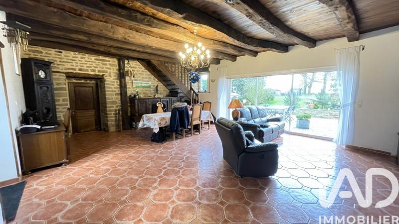 Maison - 212 m² - 5 pièces