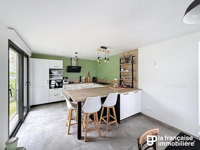 Maison - 156 m² - 8 pièces