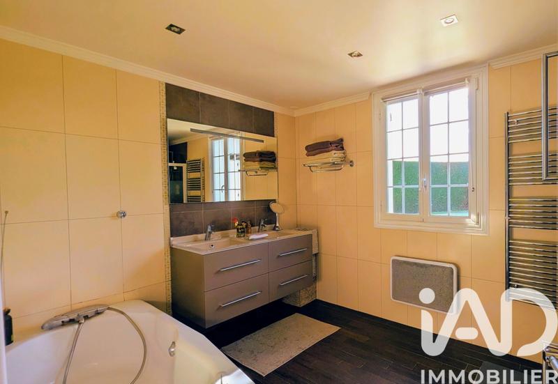 Maison - 191 m² - 8 pièces