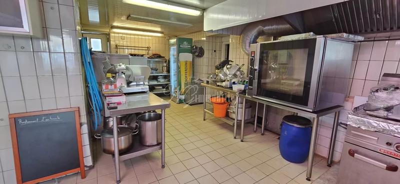 Immeuble mixte - 10 pièces