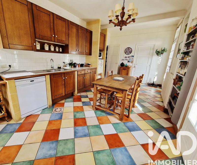 Maison - 222 m² - 12 pièces