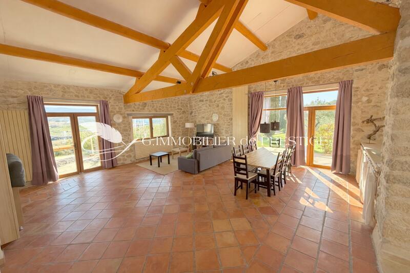 Propriété - 430 m² - 18 pièces