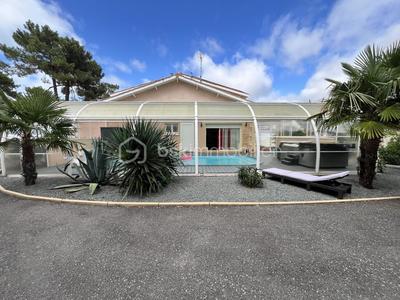 Villa - 210 m² - 6 pièces