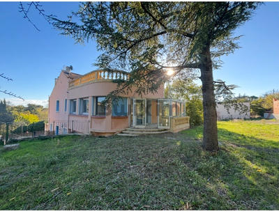 Appartement - 181 m² - 7 pièces