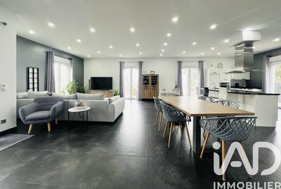 Maison - 170 m² - 6 pièces