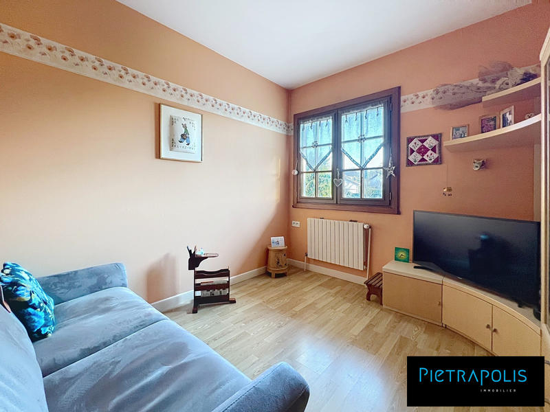 Maison traditionnelle - 165 m² - 8 pièces