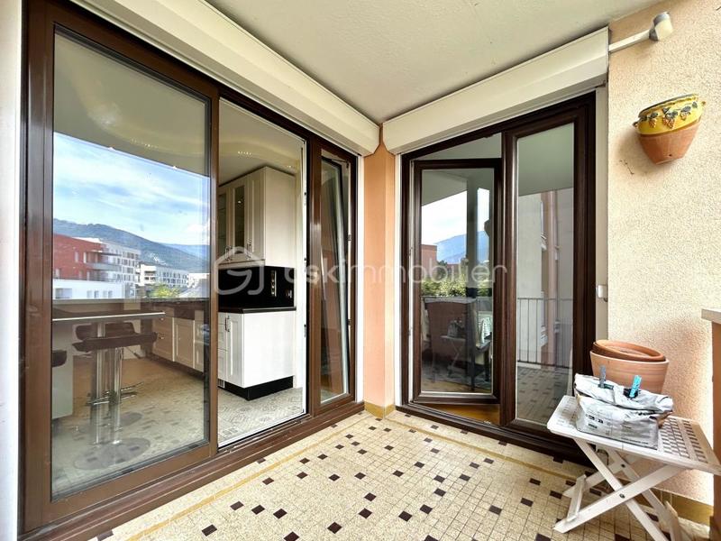 Appartement - 90 m² - 4 pièces