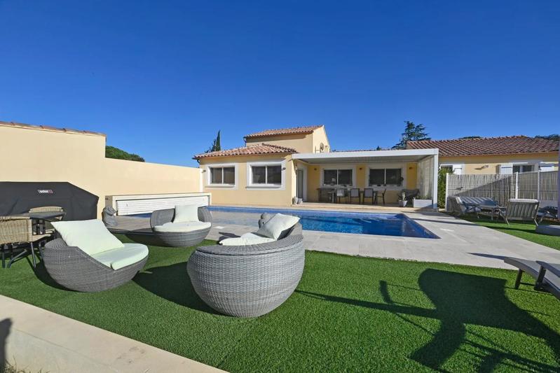 Villa - 232 m² - 8 pièces