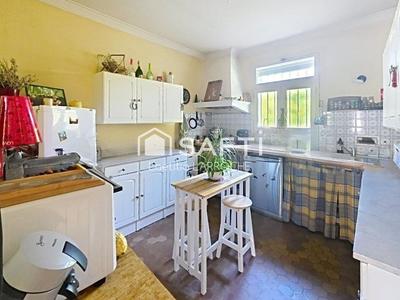 Maison - 160 m² - 8 pièces