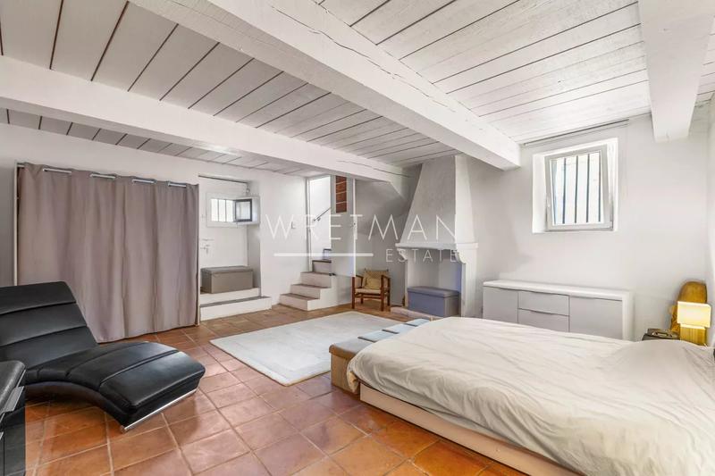 Propriété - 340 m² - 9 pièces