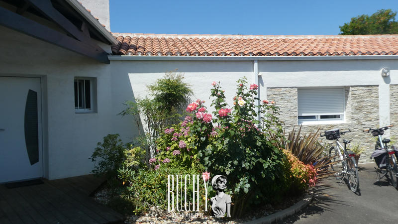 Maison - 215 m² - 7 pièces