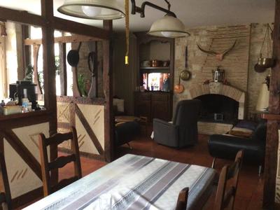 Maison - 204 m² - 7 pièces