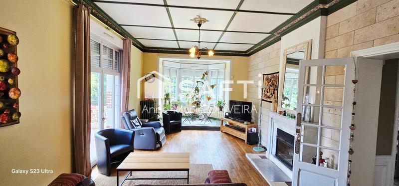 Maison - 280 m² - 10 pièces