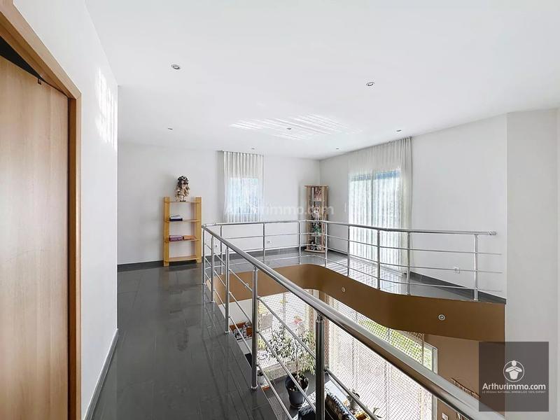 Maison - 200 m² - 9 pièces