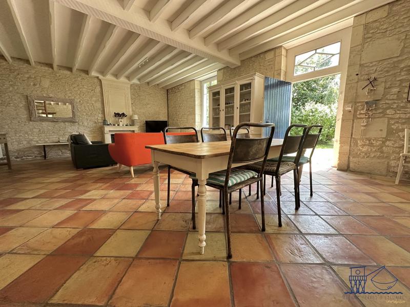 Maison ancienne - 212 m² - 6 pièces