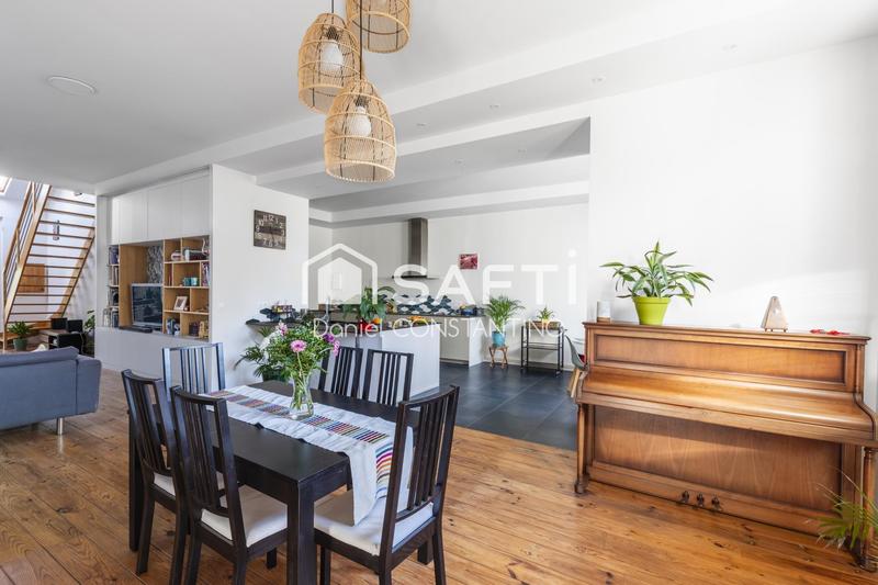 Maison - 200 m² - 8 pièces