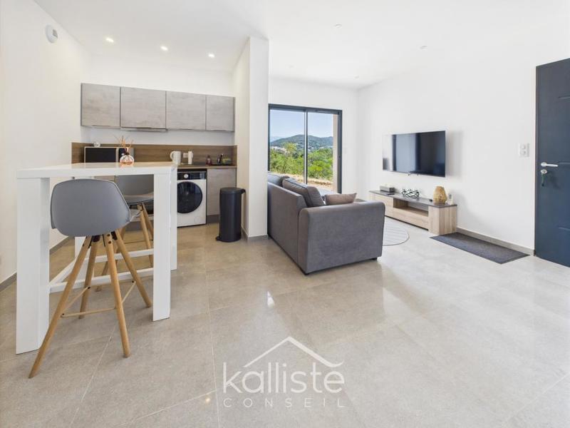 Villa - 166 m² - 6 pièces