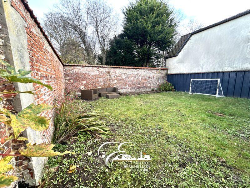 Maison - 218 m² - 9 pièces