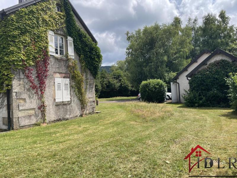 Maison - 216 m² - 8 pièces