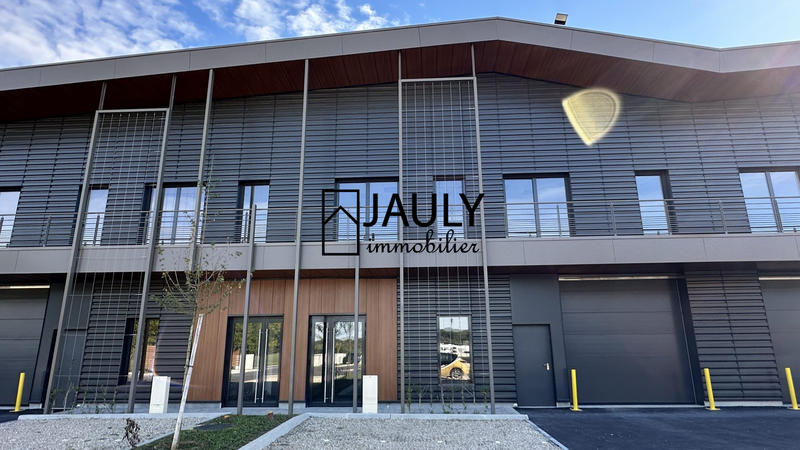 Local commercial - 910 m²