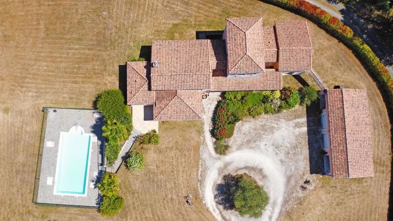 Maison - 190 m² - 5 pièces