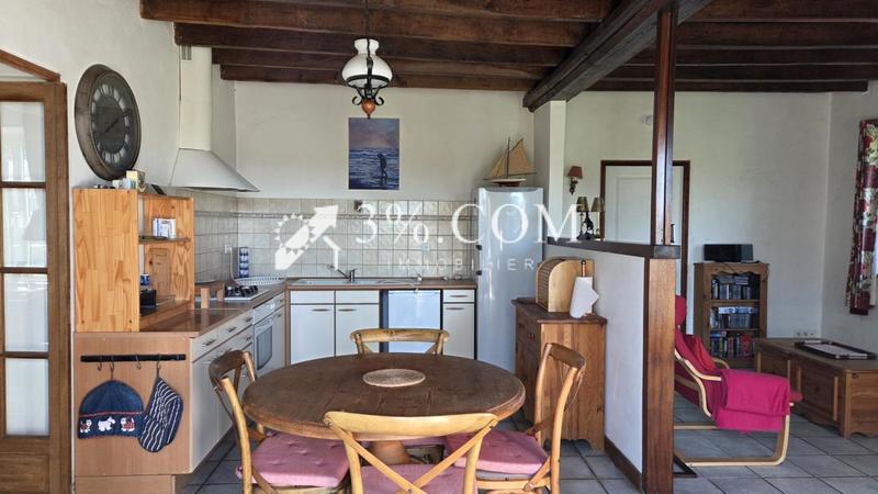 Maison en pierre - 202 m² - 9 pièces