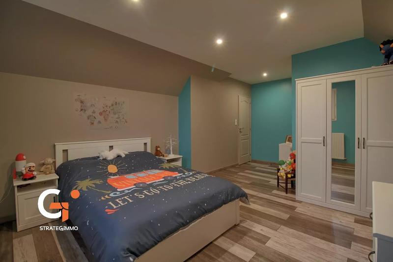 Maison - 183 m² - 7 pièces