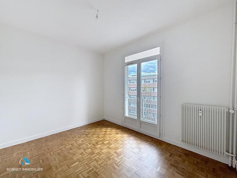 Appartement - 104 m² - 6 pièces