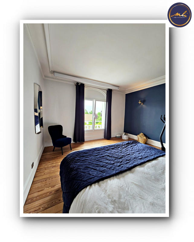 Villa - 264 m² - 10 pièces