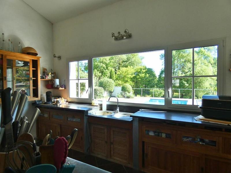 Maison - 240 m² - 6 pièces