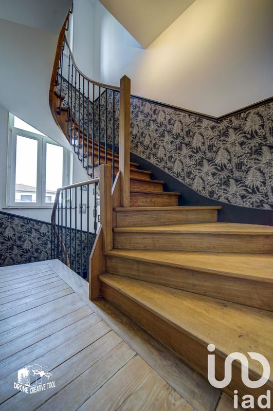 Maison - 323 m² - 13 pièces