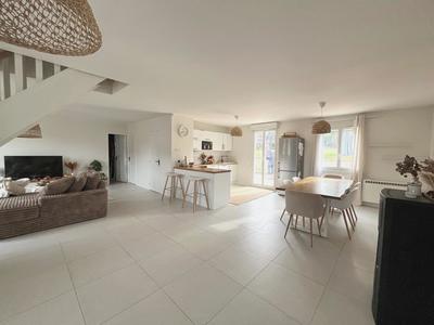 Maison - 126 m² - 7 pièces