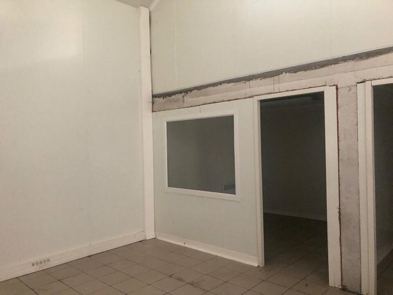 Local d'activité / Entrepôt - 366 m²