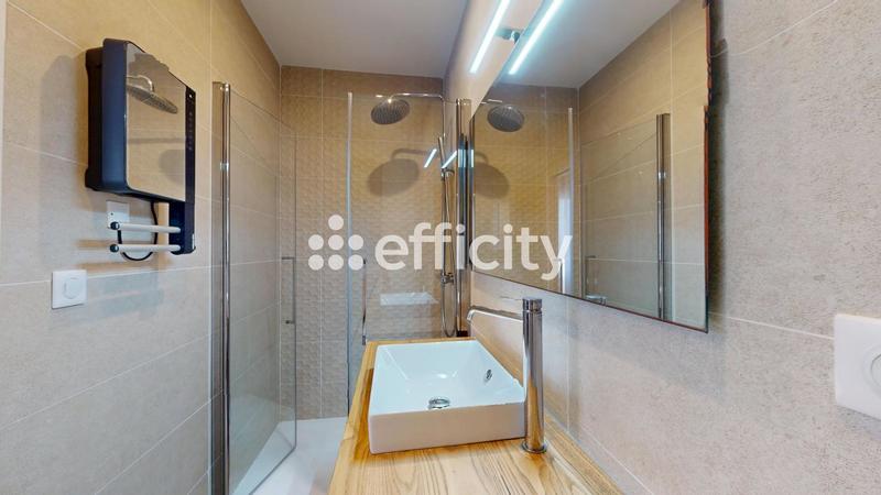 Maison - 186 m² - 8 pièces