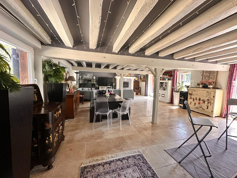 Maison - 220 m² - 6 pièces