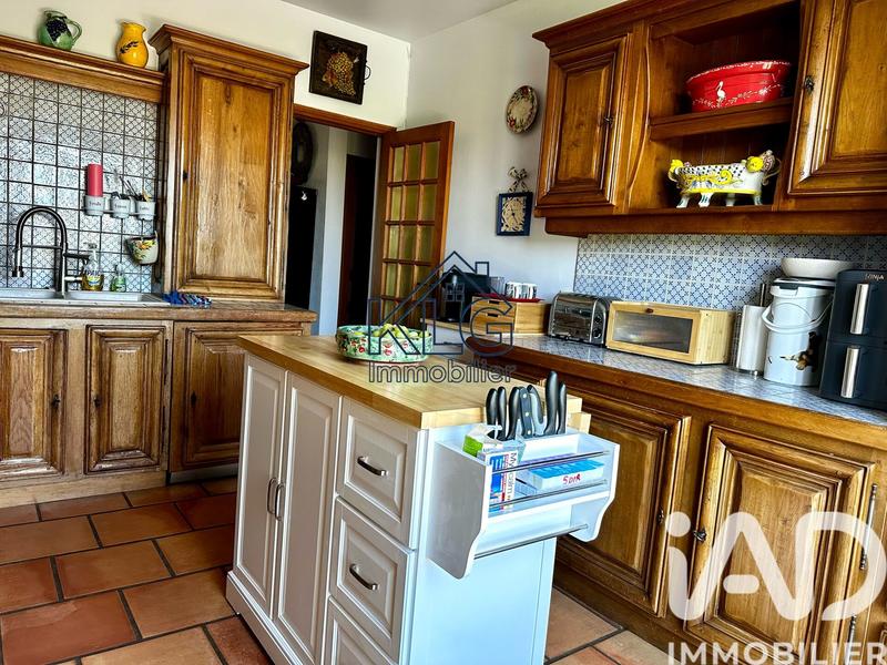 Maison - 210 m² - 8 pièces