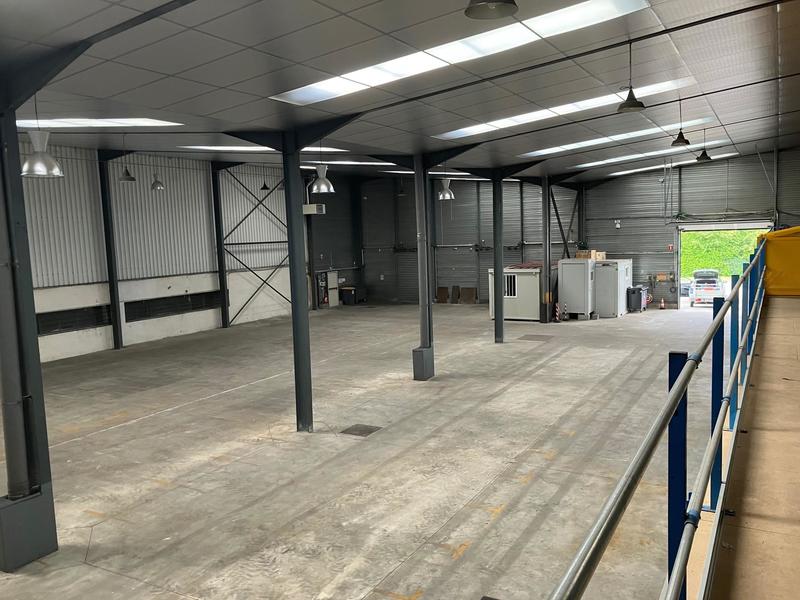 Local commercial - 1 000 m² - 1 pièce