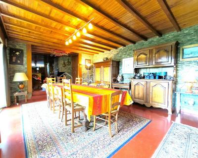 Maison d'architecte - 361 m² - 8 pièces