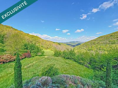 Propriété - 249 m² - 8 pièces