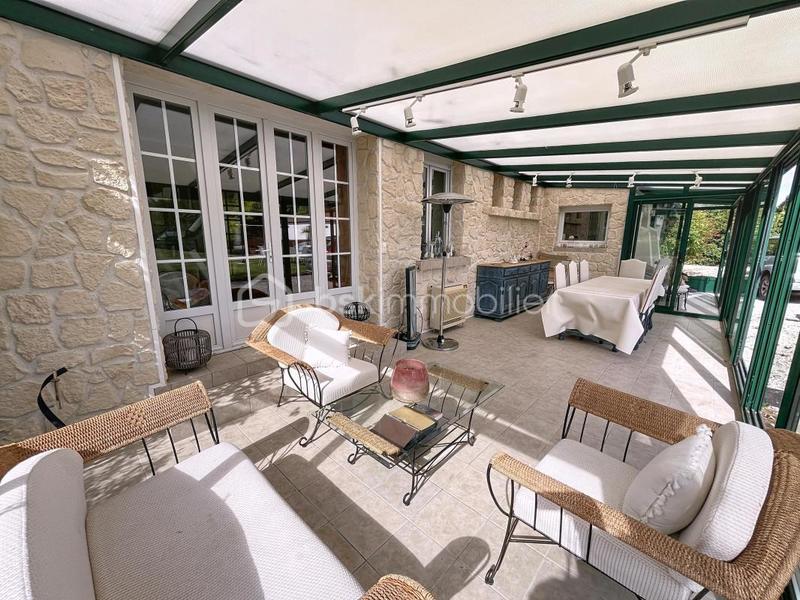 Pavillon - 210 m² - 8 pièces