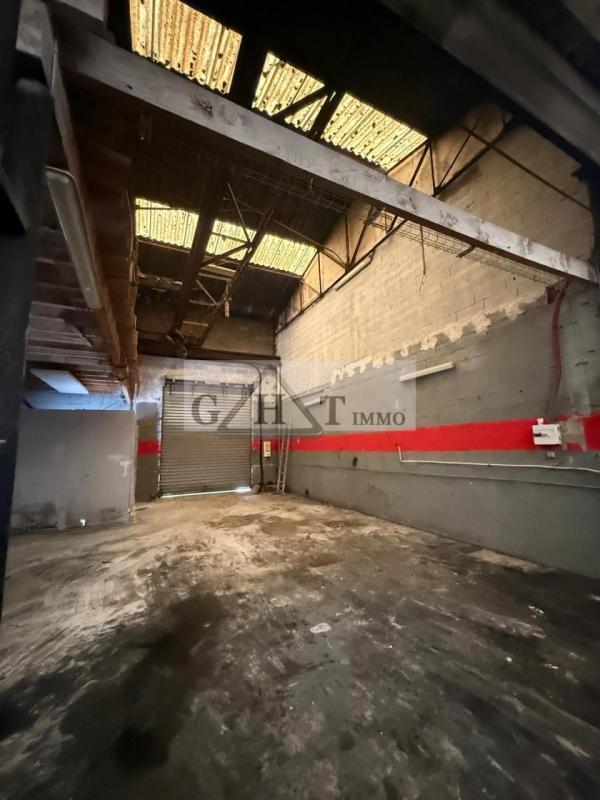 Entrepôt - 190 m²