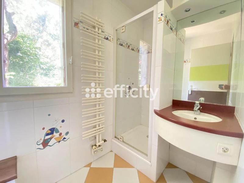 Appartement - 104 m² - 5 pièces