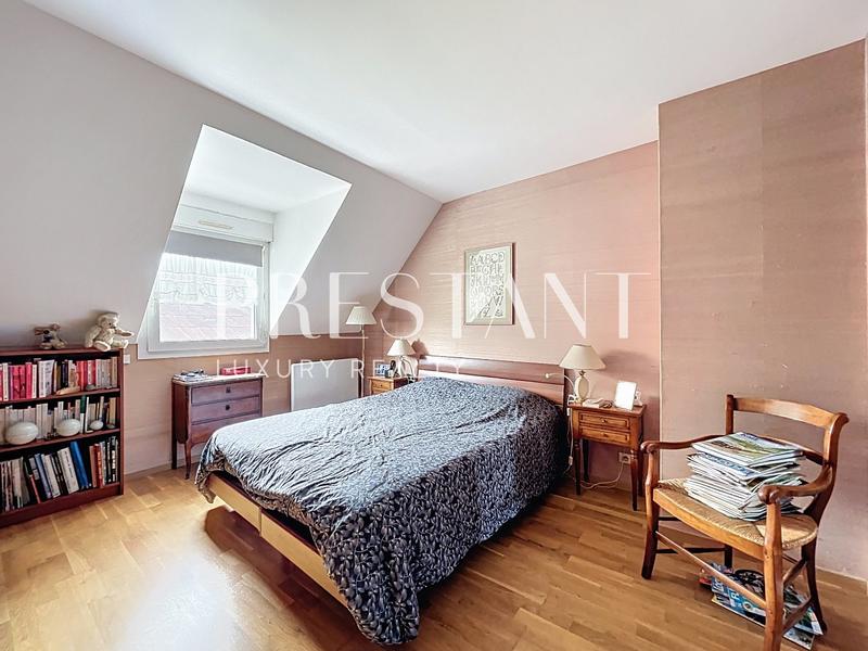 Maison - 267 m² - 7 pièces