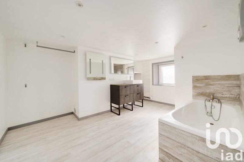 Maison - 296 m² - 10 pièces