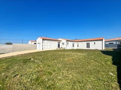 Maison - 102 m² - 4 pièces