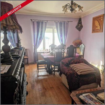 Maison - 328 m² - 12 pièces