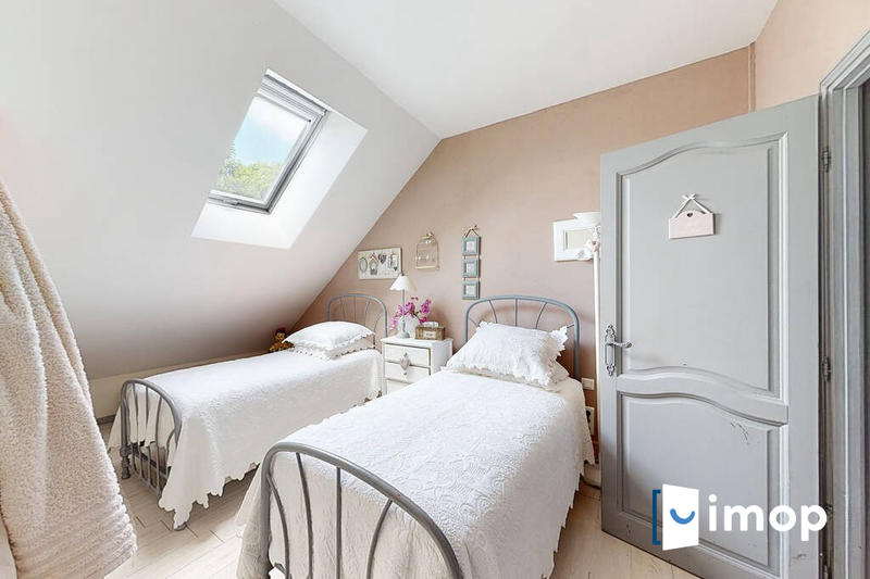 Maison - 231 m² - 7 pièces