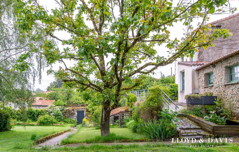 Maison ancienne - 300 m² - 10 pièces
